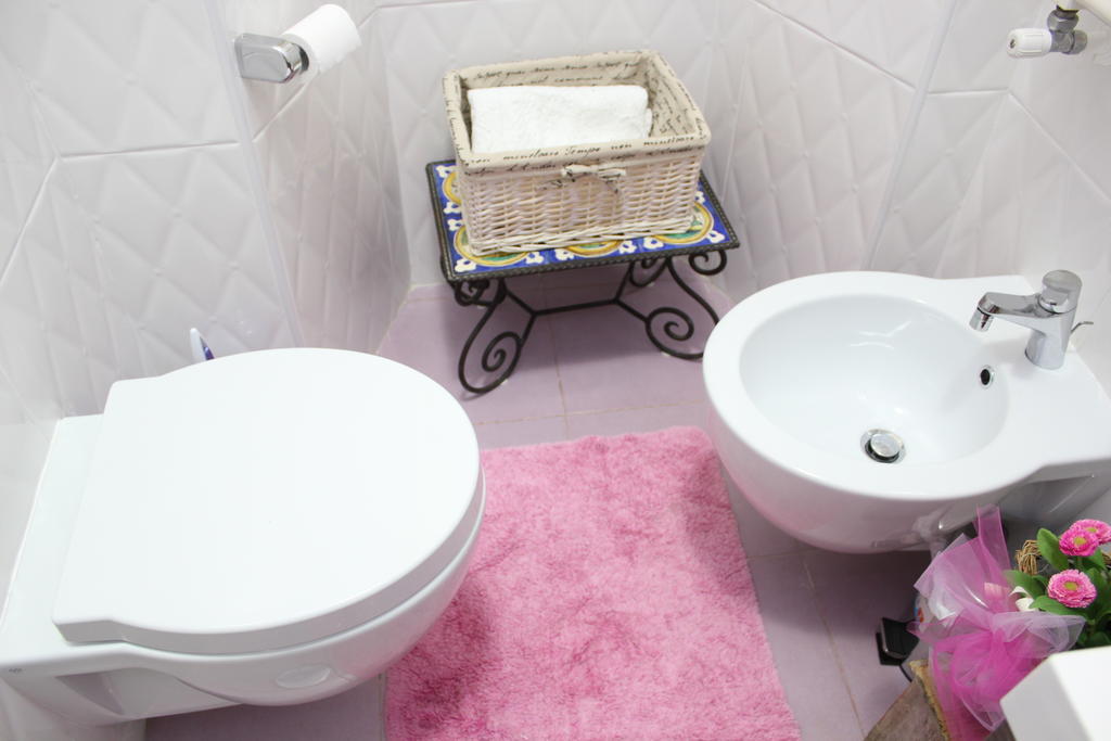 Charming House Bed & Breakfast Roma